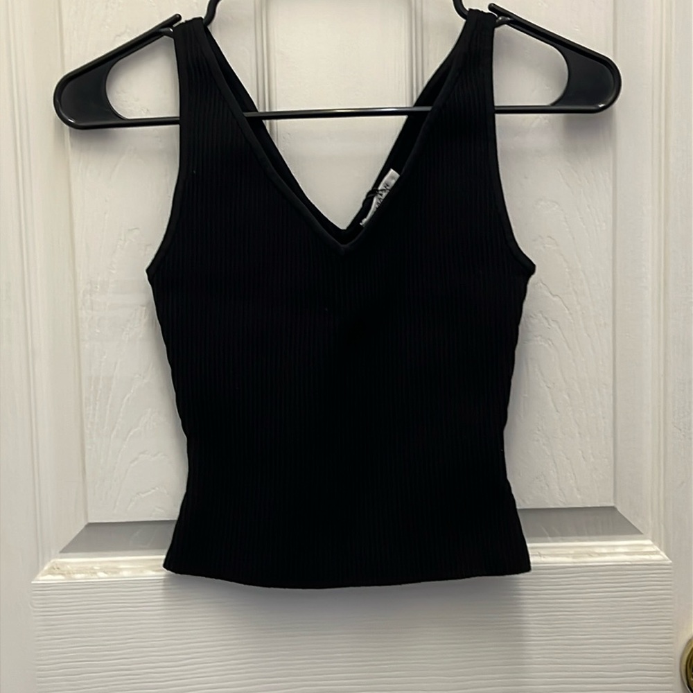 Sculpt knit v neck black crop top